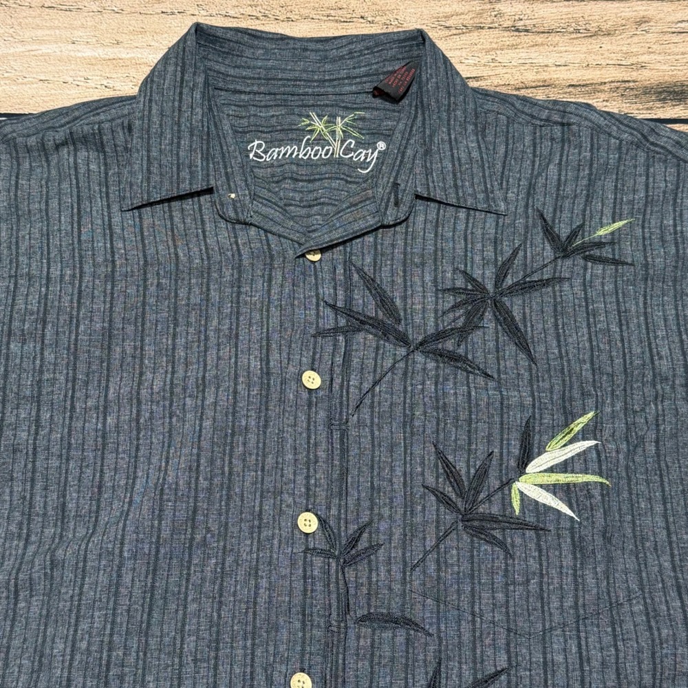 Bamboo Cay Button Down Shirt Mens XL Grey Bamboo Embroidered Tropical Hawaiian